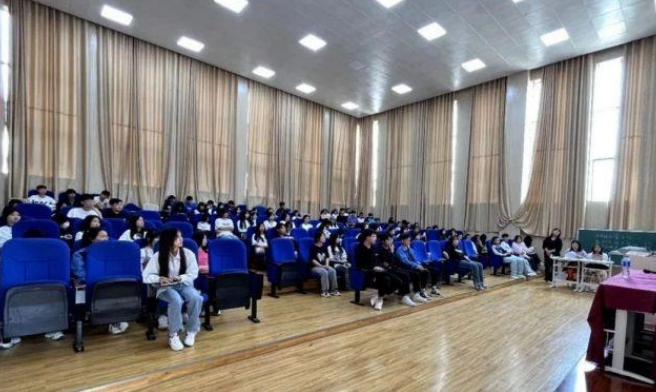 信息工程系2023年團校培訓(xùn)開班儀式