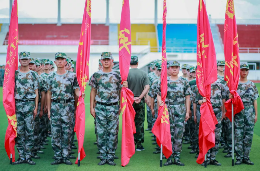 當(dāng)迷彩邂逅青春，記錄工職院軍訓(xùn)生活