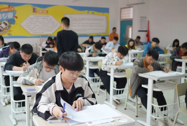 畢節(jié)工業(yè)職業(yè)技術(shù)學(xué)院直播銷售員、計(jì)算機(jī)維修工職業(yè)技能等級認(rèn)定考核工作圓滿完成